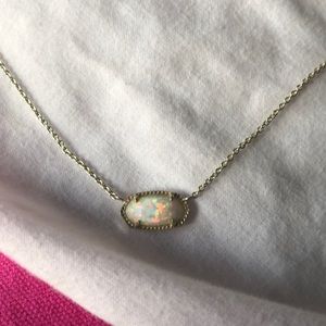 Kendra Scott necklace